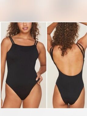 Andie Swim The Rockaway One piece
Swimsuit Black